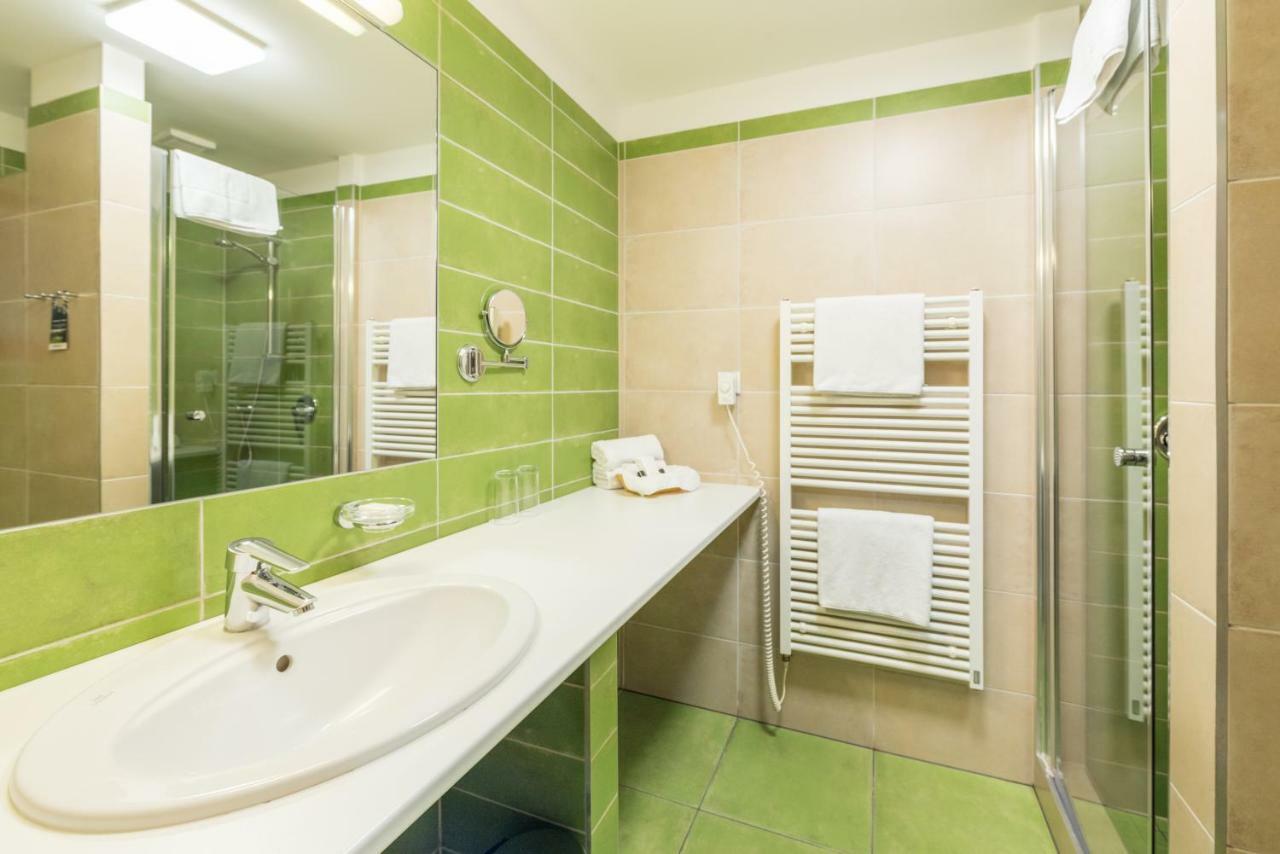 Hotel Kaskada Kurim Luaran gambar